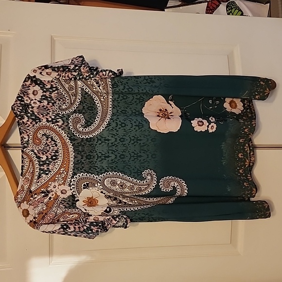 Dressbarn Floral Short Sleeve Sz XL - Picture 2 of 4